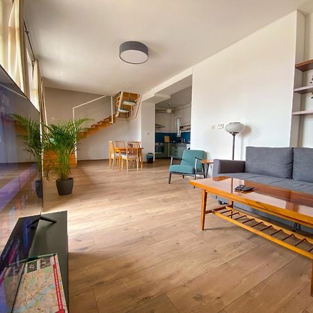 Spacious 2 Story Loft W Balcony Near Opera, Andrassy Boedapest Buitenkant foto