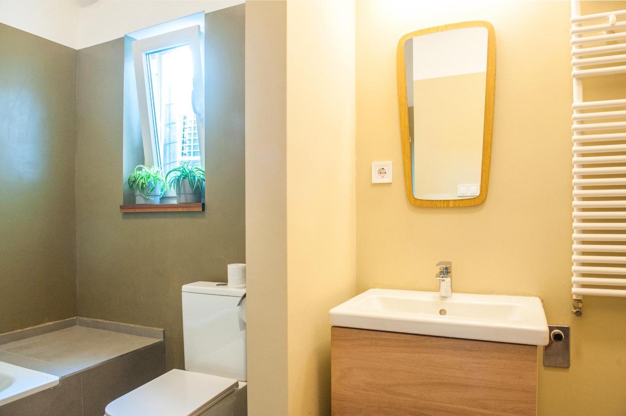 Spacious 2 Story Loft W Balcony Near Opera, Andrassy Boedapest Buitenkant foto