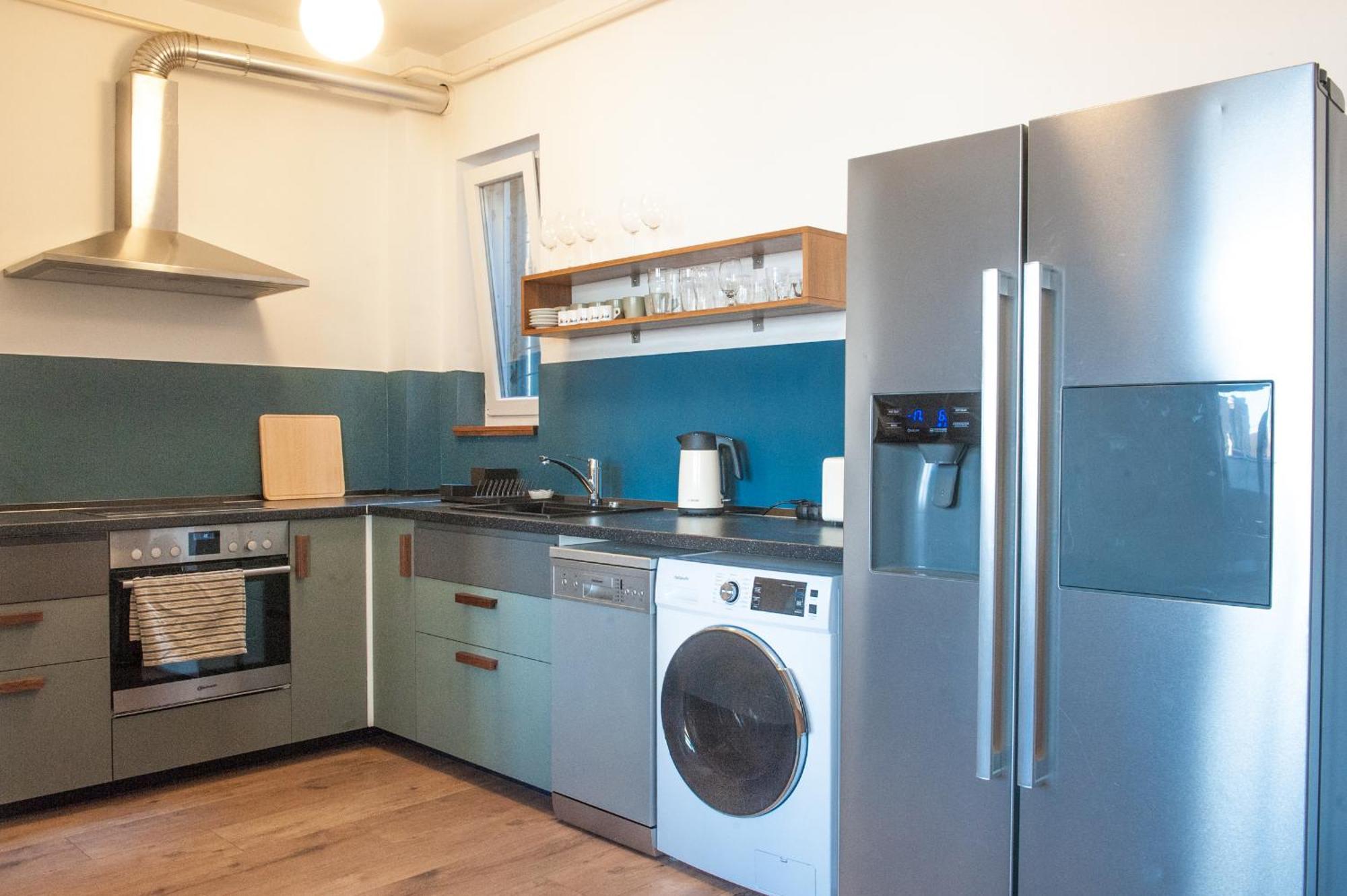 Spacious 2 Story Loft W Balcony Near Opera, Andrassy Boedapest Buitenkant foto